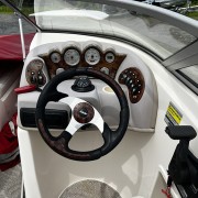 2005 Rinker 232 Capitva